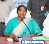 Seethakka questions kcr over budget issue