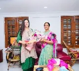 Renu Desai meets Minister Konda Surekha