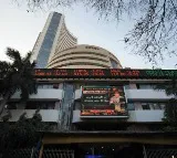 Indian stock market indics ended up flately