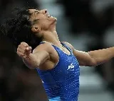 Saina Nehwal attacks Vinesh Phogat after disqualification