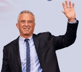 Kennedy quits US presidential race, backs Trump