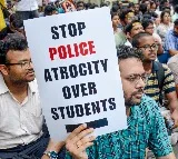 Under pressure, Kolkata Police lift barricades to allow junior doctors to march ahead