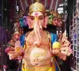 yarn scarf and gayatri presented by padmasali sangam to khairatabad maha ganapati