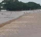 rising flood flow to munneru