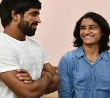 Railways Accepts Resignations Of Wrestlers Vinesh Phogat and Bajrang Punia