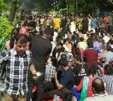 Impasse continues as protesting doctors snub Mamata's talks offer