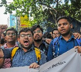 30-member junior doctors' delegation head to Nabanna for 'talks' with Mamata