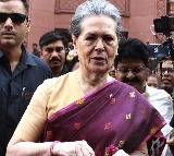 Sonia Gandhi reaches Shimla to stay in Priyanka’s wooden cottage