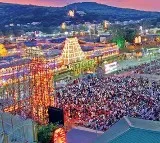 Rush Of Devotees In Tirumala 12 Hours Time For Sarvadarshan