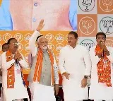 Congress has PhD in stalling works, Aghadi means biggest player in corruption, says PM Modi in Maha rally