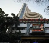 Indian stock market indics faces selling heat