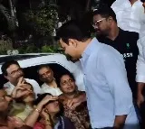 BRS workers reach KTR house at mid night