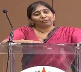Viveka daughter Dr Suneetha Reddy met Kadapa SP Vidyasagar