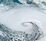 An incredible view of the bomb cyclone here is viral video