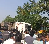 9 killed as bus trying to avoid hitting bike overturns in Maharashtra
