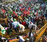 Police stops farmers out side Delhi