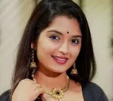 Bigg Boss Fame Priyanka Jain Apologizes to Devotees and TTD