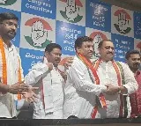 Former MLA Atram Sakku joins Congress