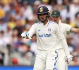 2nd Test: Mitchell Starc picks 3-31 as Australia reduce India to 82/4