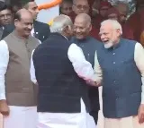 Modi, Kharge’s Friendly Gesture in Parliament Goes Viral