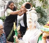 Telangana Talli Statue Sparks Controversy, Kavitha Performs Abhishekam