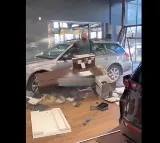 Man rams with car into showroom after his appeal for car return declined