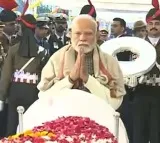 Modi Amit Shah attends Manmohan Singh last rites
