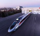 China New Bullet Train With 450 KMPH
