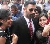 MS Dhoni Shares How He Handles Female Fans with Sakshi by His Side
