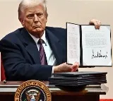 Trump Signs Orders To Pardon Rioters