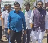 Rift between Karnataka BJP leaders Sriramulu and Gali Janardhan Reddy