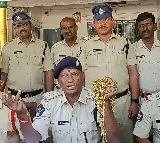 AP Police arrests gang that cheats people pretext of fake gold for low price