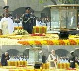 Prez Murmu, V-P Dhankhar, PM Modi pay homage to Mahatma Gandhi at Rajghat