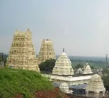 Leopar in Tirumala Shila Thoranam