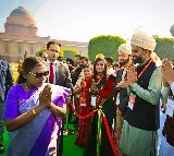 PM Slams Sonia Gandhi President Comments