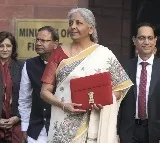Nirmala Sitharaman Wears Gifted Handloom Saree for Budget Presentation – Who Gifted It?