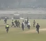 Security Scare at Ranji Match as Fans Storm the Field for Virat Kohli