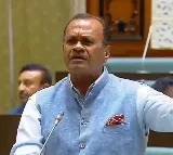 Komatireddy Venkat Reddy fires at Teenmar Mallanna