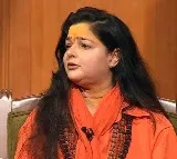 Mamta Kulkarni resigns for Maha Mandaleswar