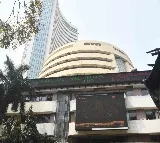 Investors lose Rs 9 lakh crore as Sensex crashes over 1000 points