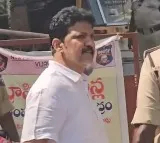 Police questioning Vallabhaneni Vamsi in Krishnalanka PS