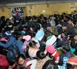 People continue to visiting Kumbh Mela