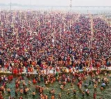 Devotees Continue to Arrive at MahaKumbh 2025 to Take a Holy Dip at Triveni Sangam