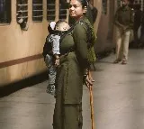 RPF Constable Carries Child While Patrolling at Delhi Railway Station, Video Goes Viral