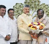 Teacher MLC winner Gaade Srinivasulu Naidu met CM Chandrababu