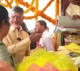 Chandrababu Bargains and Buys a Saree for Wife Bhuvaneshwari in Markapur