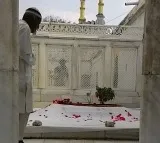 Devendra Fadnavis Backs Call To Remove Aurangzebs Tomb Slams Congress