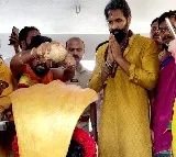 Dynamic Star Vishnu Manchu Offered Prayers At Lord Shiva Temple Located In Kannappa's Birthplace In Utukuru 