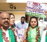 BRS MLCs stage novel protest wearing chilli garlands in Talangana
