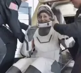 Karisma Kapoor, R Madhavan, Kriti Kharbanda, and other Bollywood celebs cheer for Sunita Williams' return to Earth